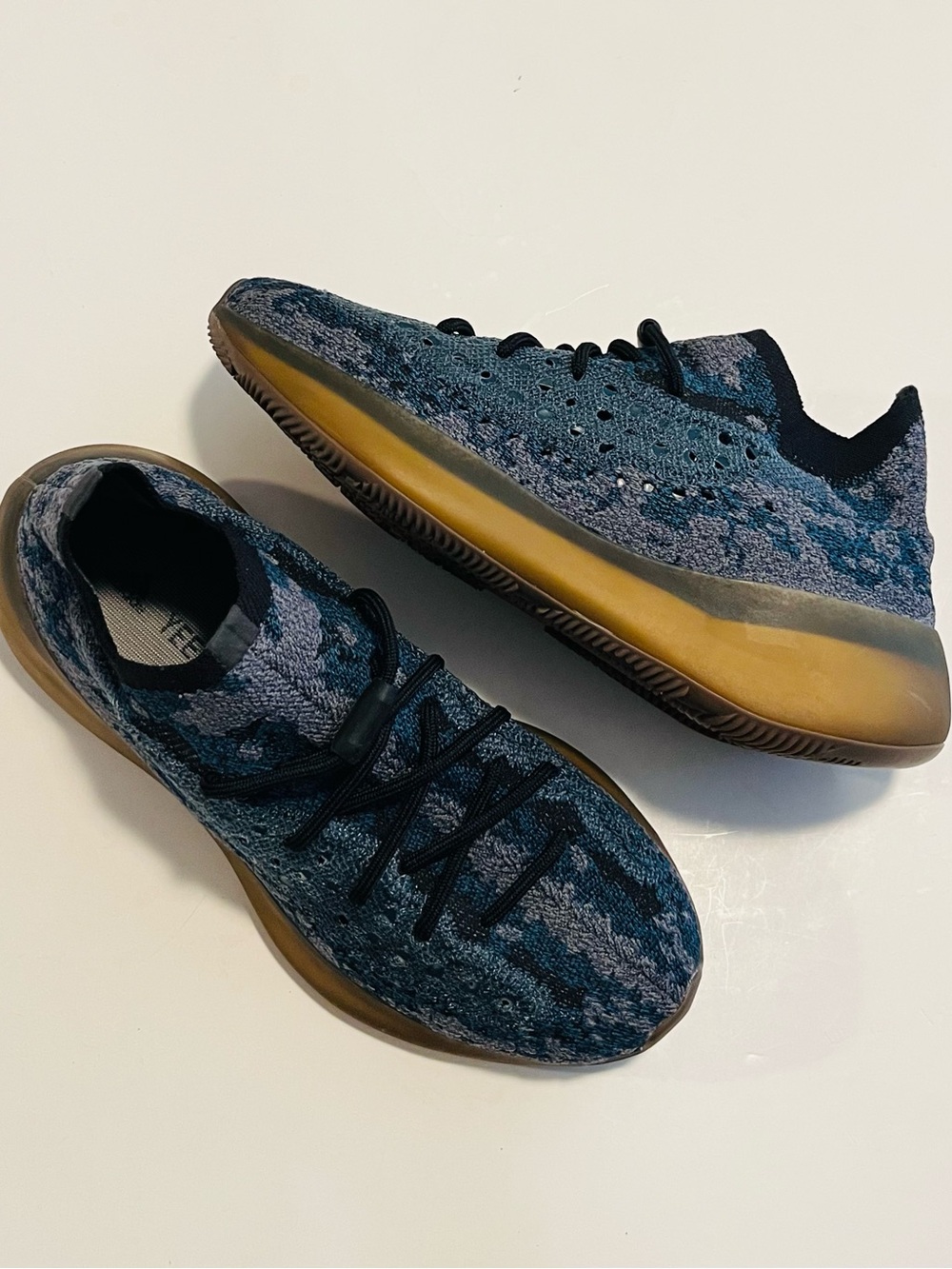 Adidas Men’s Yeezy Boost 380 Covellite Athletic Sneakers Size 8.5